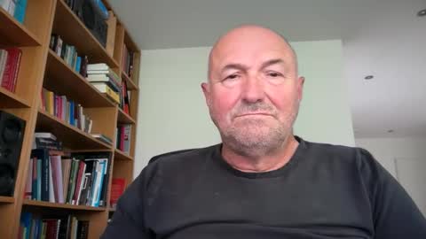 Snapshot of bartvel chatting on May 5, 9:39 am bartvel online show from May 5, 9:39 am