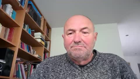 Snapshot of bartvel chatting on May 15, 9:27 am bartvel online show from May 15, 9:27 am