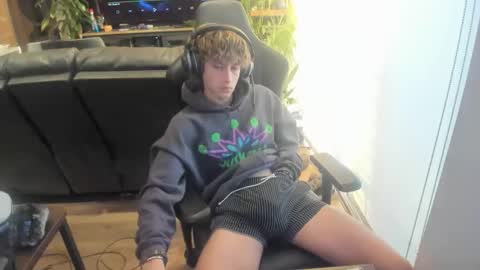 ryan online show from February 1, 11:36 pm