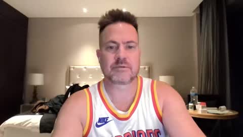 Snapshot of basketballjerseygang chatting on December 1, 1:05 pm Jordan online show from December 1, 1:05 pm