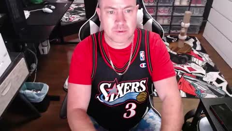 Snapshot of basketballjerseygang chatting on December 4, 7:39 am Jordan online show from December 4, 7:39 am