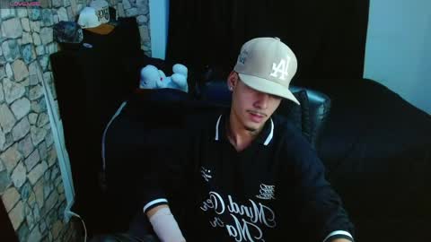 Snapshot of bastiaan_28 chatting on June 8, 12:36 am Bastian online show from June 8, 12:36 am