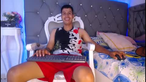 Snapshot of bastian_jonnes chatting on October 12, 3:16 am Bastian online show from October 12, 3:16 am
