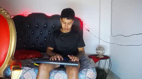 Snapshot of bastian_jonnes chatting on October 23, 4:23 am Bastian online show from October 23, 4:23 am