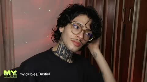 Snapshot of bastiel_ chatting on April 25, 2:47 am Bastiel online show from April 25, 2:47 am