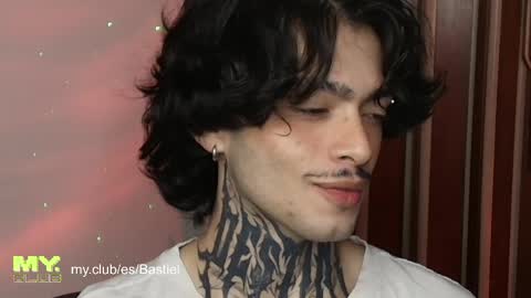 Snapshot of bastiel_ chatting on May 2, 12:48 am Bastiel online show from May 2, 12:48 am