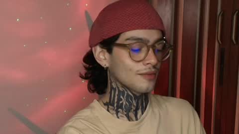 Snapshot of bastiel_ chatting on May 30, 12:52 am Bastiel online show from May 30, 12:52 am