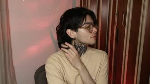 Snapshot of bastiel_ chatting on June 19, 3:11 am Bastiel online show from June 19, 3:11 am