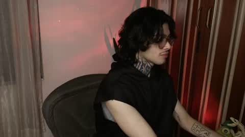 Snapshot of bastiel_ chatting on July 10, 1:10 am Bastiel online show from July 10, 1:10 am