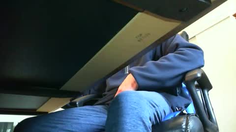 BateBro13 online show from April 16, 2:40 pm