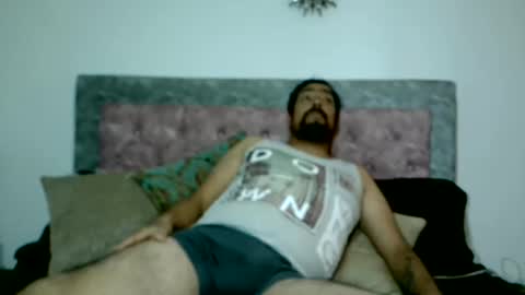 Snapshot of batery82 chatting on March 5, 2:01 pm batery82 online show from March 5, 2:01 pm