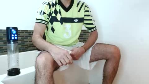 Snapshot of batestallion9x6 chatting on February 15, 6:59 pm Batestallion9x6 online show from February 15, 6:59 pm