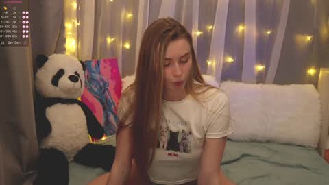 Snapshot of batewithkate chatting on December 16, 9:41 pm Katrin online show from December 16, 9:41 pm