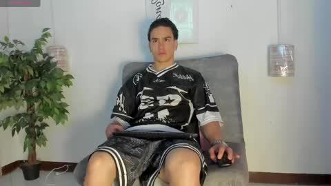 Snapshot of battista_turner chatting on April 19, 10:56 pm battista online show from April 19, 10:56 pm