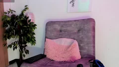 Snapshot of battista_turner chatting on April 22, 8:10 pm battista online show from April 22, 8:10 pm