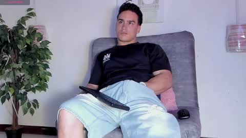 Snapshot of battista_turner chatting on May 30, 10:07 pm battista online show from May 30, 10:07 pm