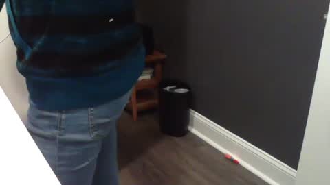 Snapshot of battlewolfxx chatting on February 23, 4:17 am battlewolfxx online show from February 23, 4:17 am