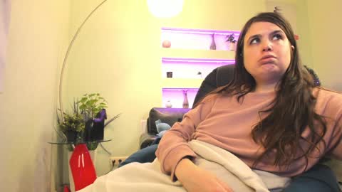 battymoll online show from December 12, 6:31 pm