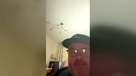 bazza2211 online show from April 12, 1:21 am