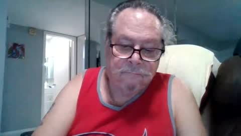 Snapshot of bbb1952 chatting on June 25, 1:37 pm Single Grandpa in Florida. Love to C2C and have Fun Privately online show from June 25, 1:37 pm