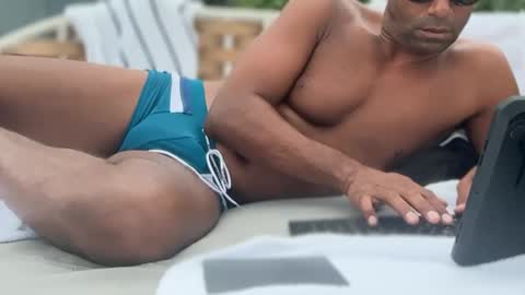 305BBC online show from November 4, 4:50 pm