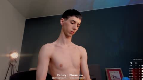 Snapshot of bbrandon_ chatting on December 6, 10:52 pm Brandon online show from December 6, 10:52 pm