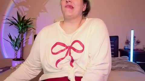 Snapshot of bbw_goddes chatting on February 22, 9:57 pm Love online show from February 22, 9:57 pm