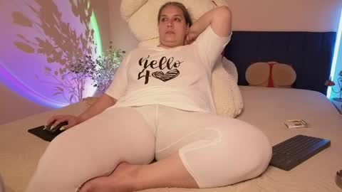 Snapshot of bbw_goddes chatting on May 16, 12:15 pm Love online show from May 16, 12:15 pm