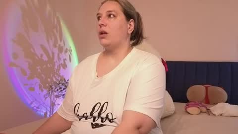Snapshot of bbw_goddes chatting on May 19, 2:56 pm Love online show from May 19, 2:56 pm