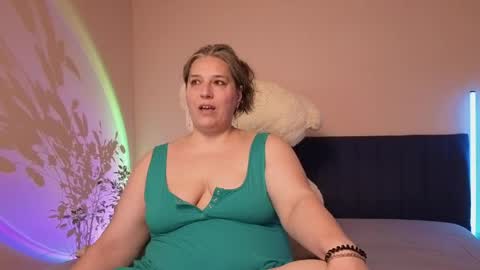 Snapshot of bbw_goddes chatting on June 2, 3:14 pm Love online show from June 2, 3:14 pm
