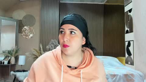 Snapshot of bbwluxurymuse chatting on May 27, 12:02 pm bbwluxurymuse online show from May 27, 12:02 pm