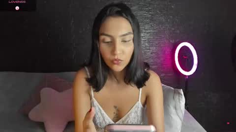 Snapshot of bby_salome_ chatting on June 18, 3:40 am salom online show from June 18, 3:40 am