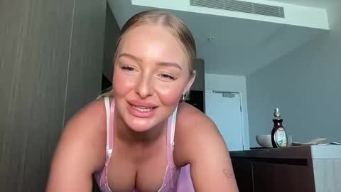 Bree online show from November 2, 12:24 am