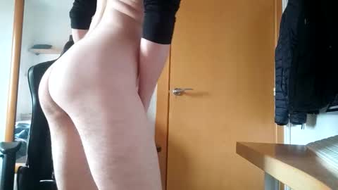 Snapshot of bcnlovetrans chatting on December 19, 1:29 pm bcnlovetrans online show from December 19, 1:29 pm