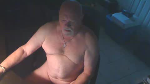 Snapshot of bcstexxx chatting on March 6, 2:24 pm bcstexxx online show from March 6, 2:24 pm
