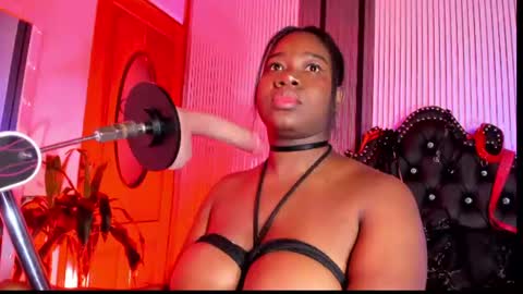 Snapshot of bdsm_ebony chatting on July 22, 12:57 am Tanisha online show from July 22, 12:57 am