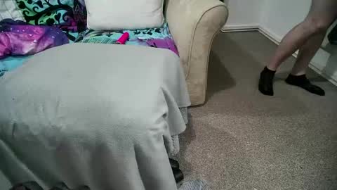 Snapshot of be4your_desire chatting on December 5, 7:27 am mikiforfun online show from December 5, 7:27 am