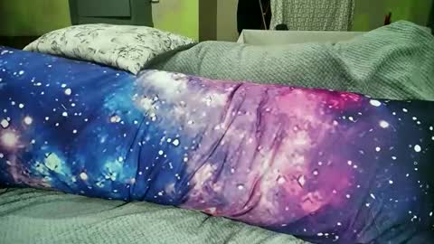 Snapshot of be4your_desire chatting on October 27, 1:53 am mikiforfun online show from October 27, 1:53 am