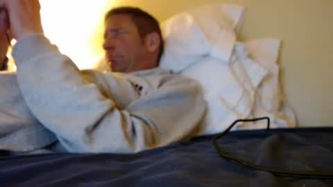 Snapshot of beachbuds chatting on April 11, 7:56 am beachbuds online show from April 11, 7:56 am