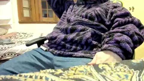 DOM bear online show from April 5, 6:54 am