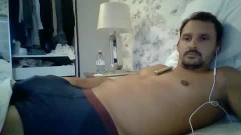 Snapshot of bearboudior chatting on October 23, 3:33 pm bearboudior online show from October 23, 3:33 pm