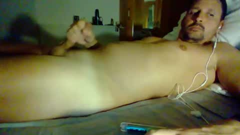 Snapshot of bearboudior chatting on March 12, 1:23 am bearboudior online show from March 12, 1:23 am
