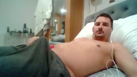 Snapshot of bearboudior chatting on March 24, 12:32 pm bearboudior online show from March 24, 12:32 pm