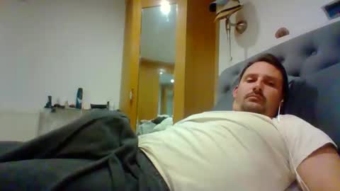 Snapshot of bearboudior chatting on May 8, 1:38 pm bearboudior online show from May 8, 1:38 pm