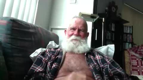 Snapshot of beardbushy chatting on April 29, 2:21 pm beardbushy online show from April 29, 2:21 pm