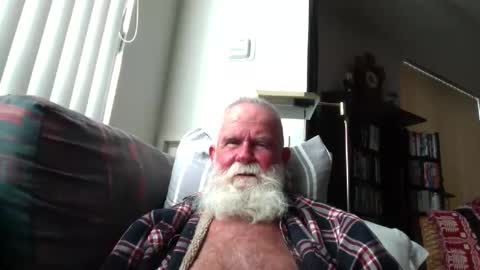 Snapshot of beardbushy chatting on May 2, 5:40 pm beardbushy online show from May 2, 5:40 pm