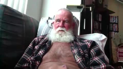 Snapshot of beardbushy chatting on May 5, 2:25 pm beardbushy online show from May 5, 2:25 pm