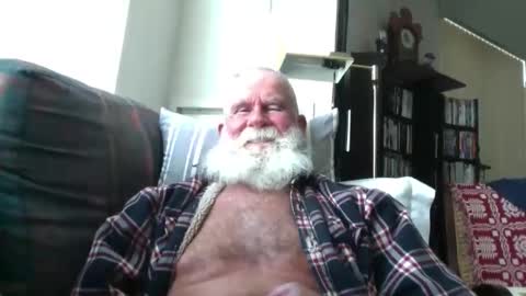 Snapshot of beardbushy chatting on May 10, 3:50 pm beardbushy online show from May 10, 3:50 pm