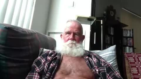 Snapshot of beardbushy chatting on May 14, 4:14 pm beardbushy online show from May 14, 4:14 pm