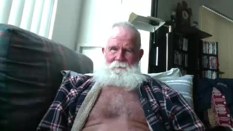 Snapshot of beardbushy chatting on May 25, 1:28 pm beardbushy online show from May 25, 1:28 pm